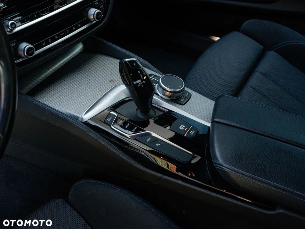 BMW Seria 5 530e iPerformance xDrive M Sport sport - 11