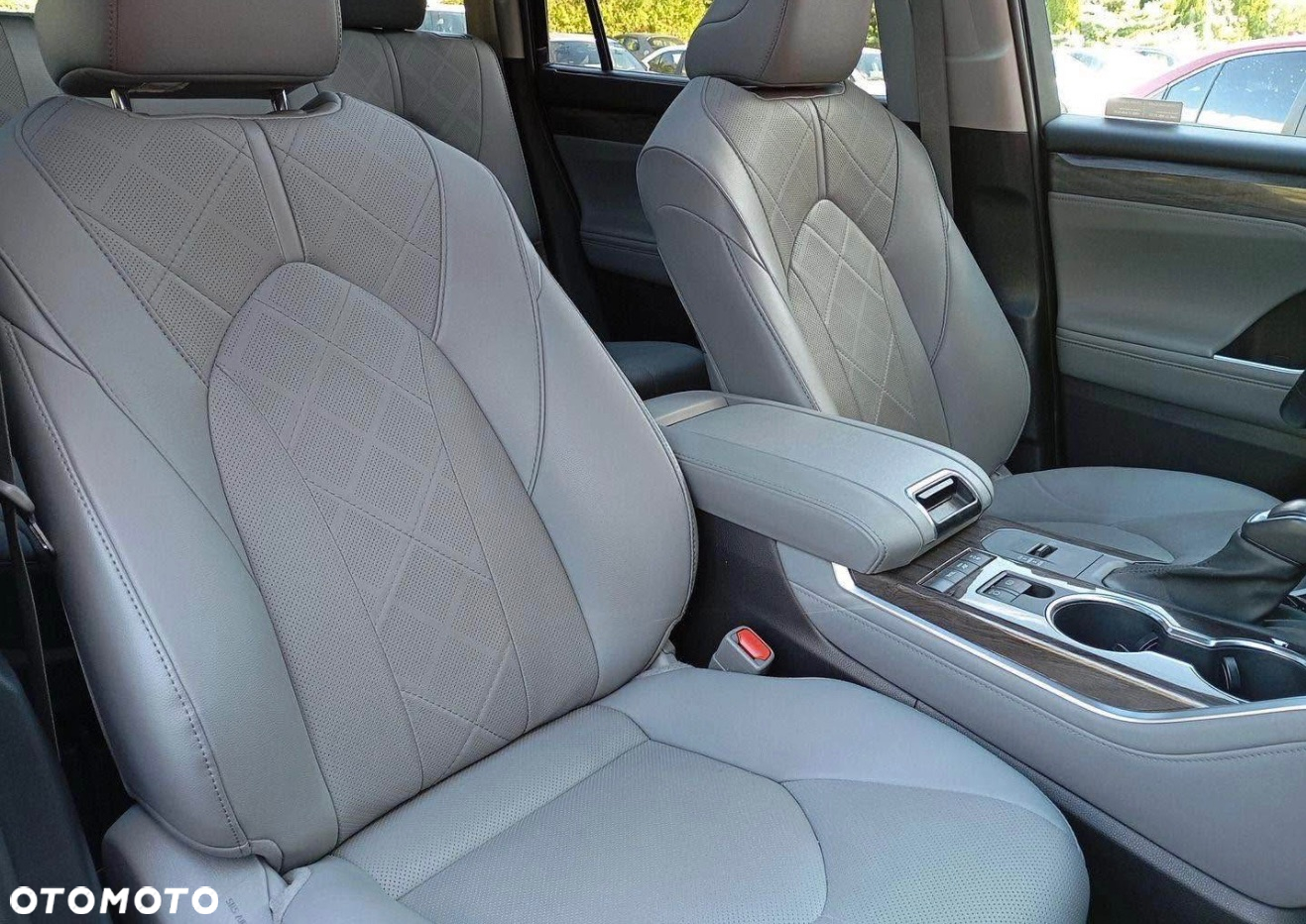 Toyota Highlander 2.5 Hybrid Executive - 18