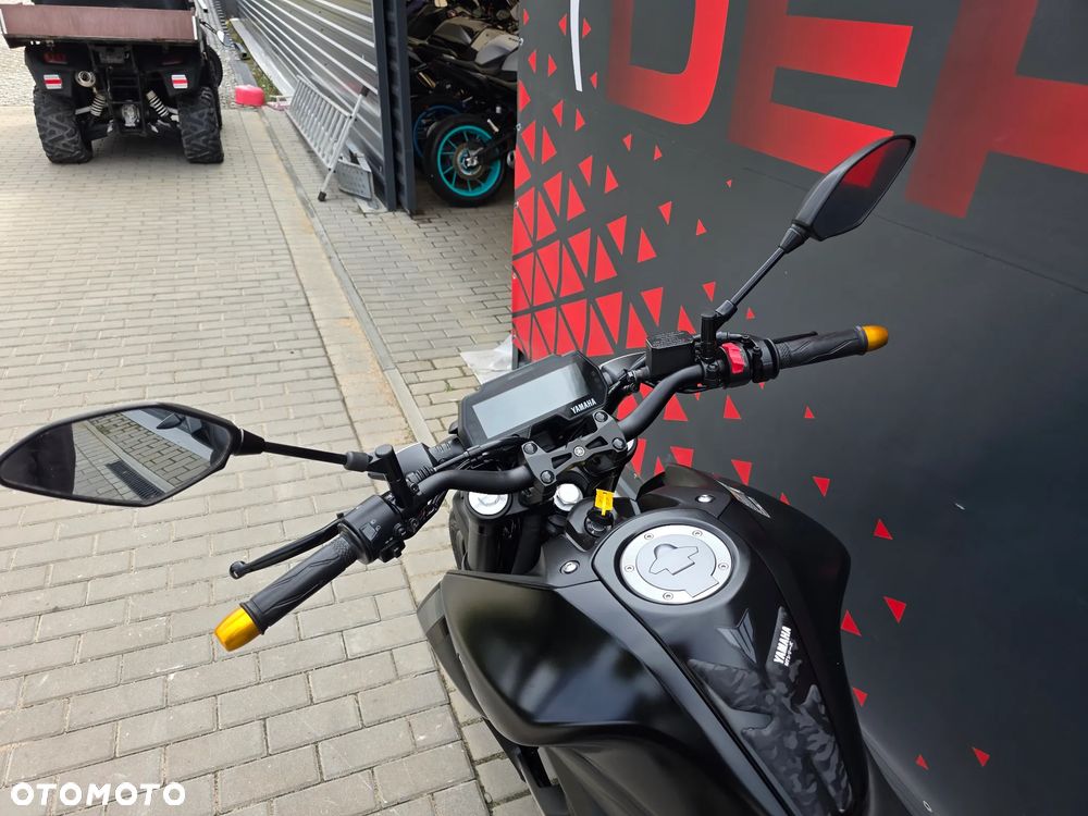 Yamaha MT - 28