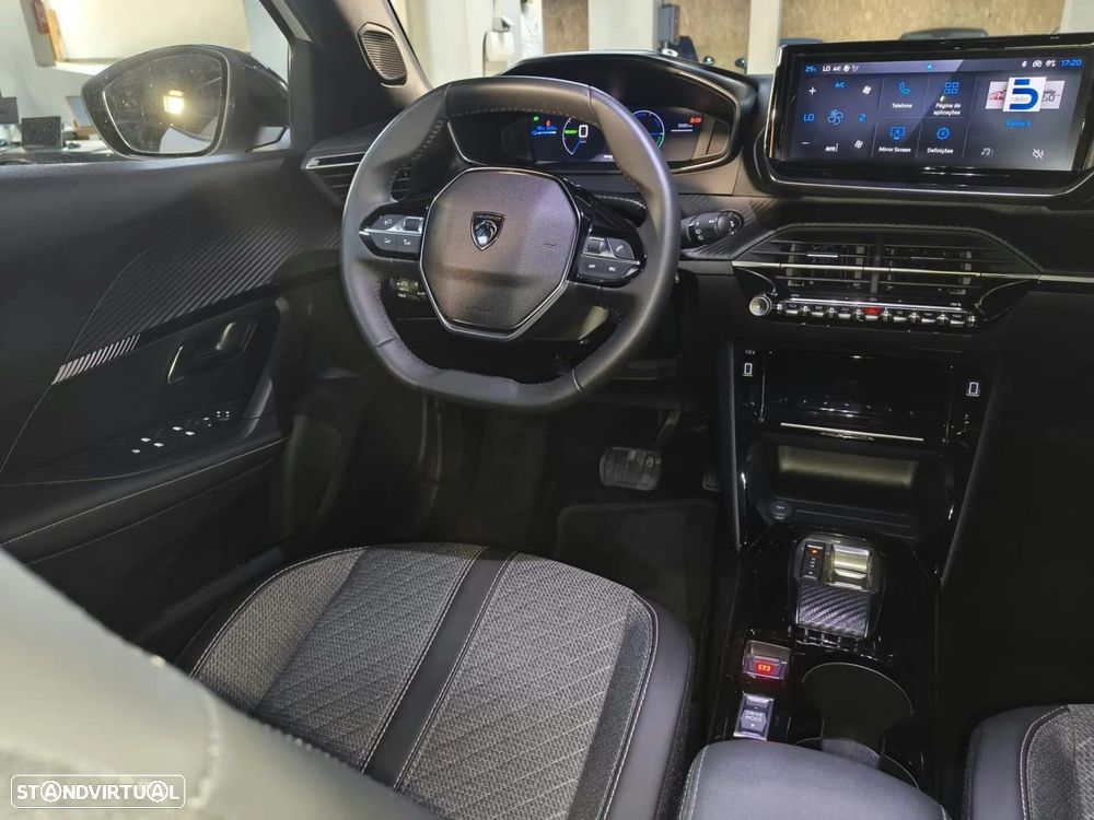 Peugeot e-2008 - 21