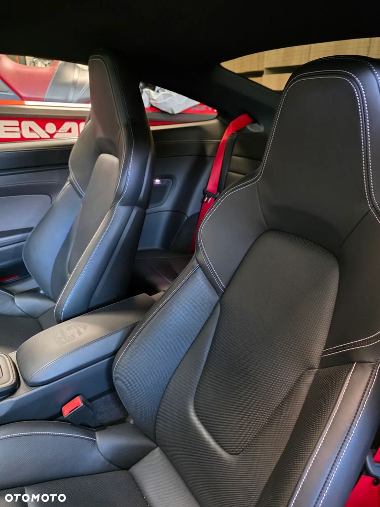 Porsche Carrera GT - 34