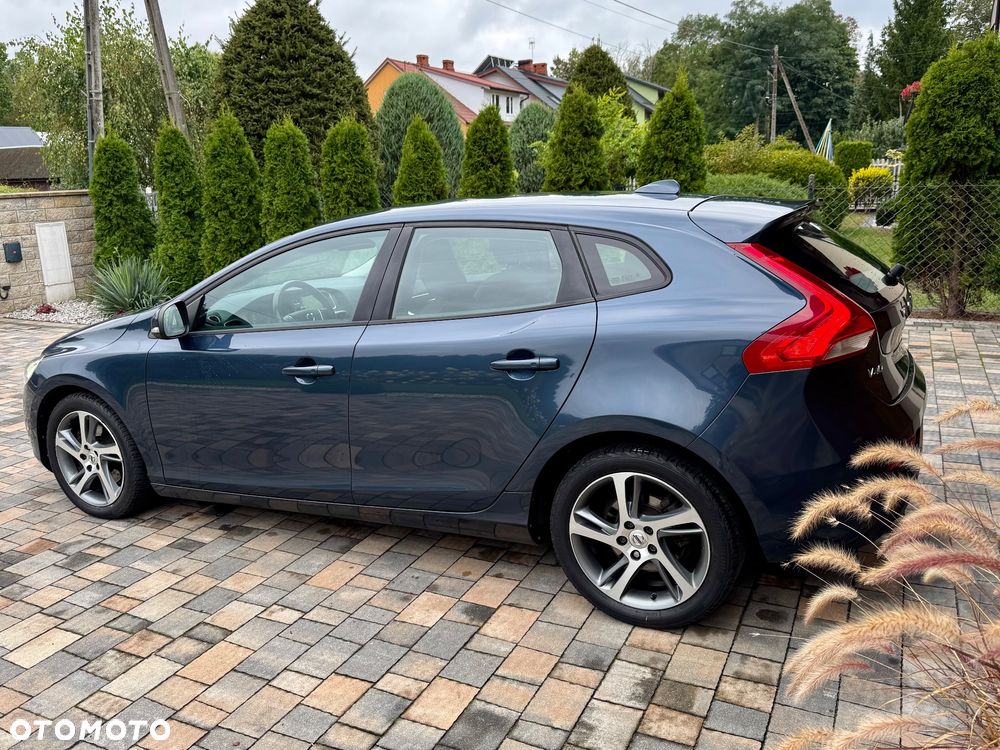 Volvo V40 D3 Momentum - 4