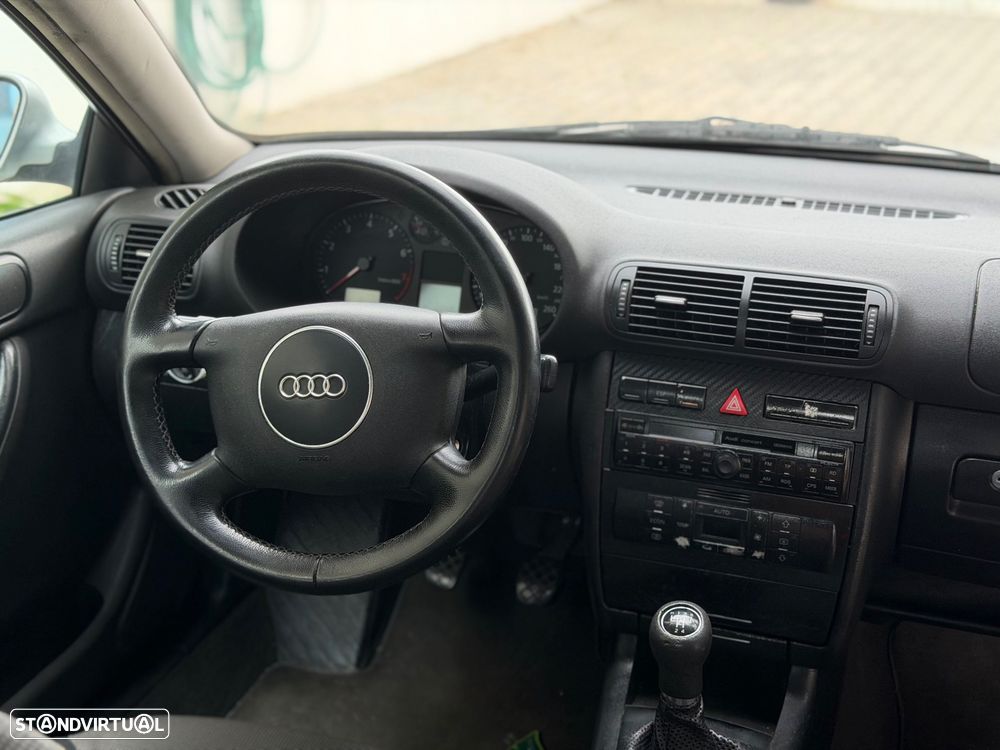 Audi A3 1.6 Attraction - 11