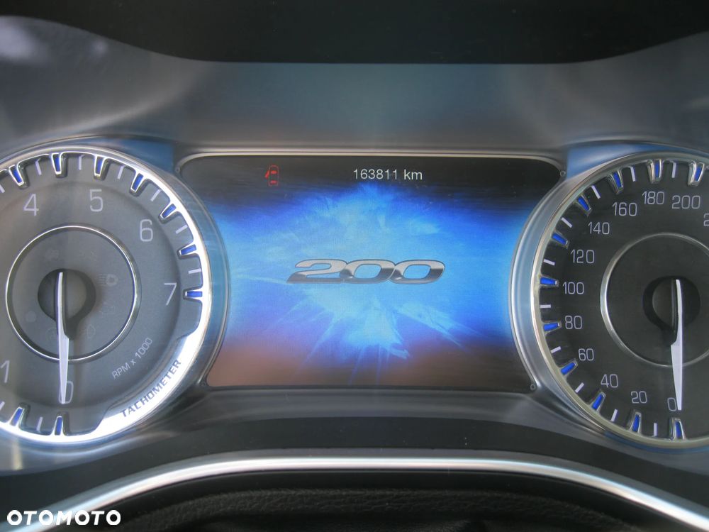 Chrysler 200 - 11