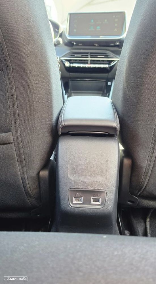 Peugeot e-208 E-Style - 14