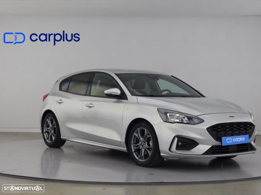 Ford Focus 1.0 EcoBoost MHEV ST-Line — fotografia 2