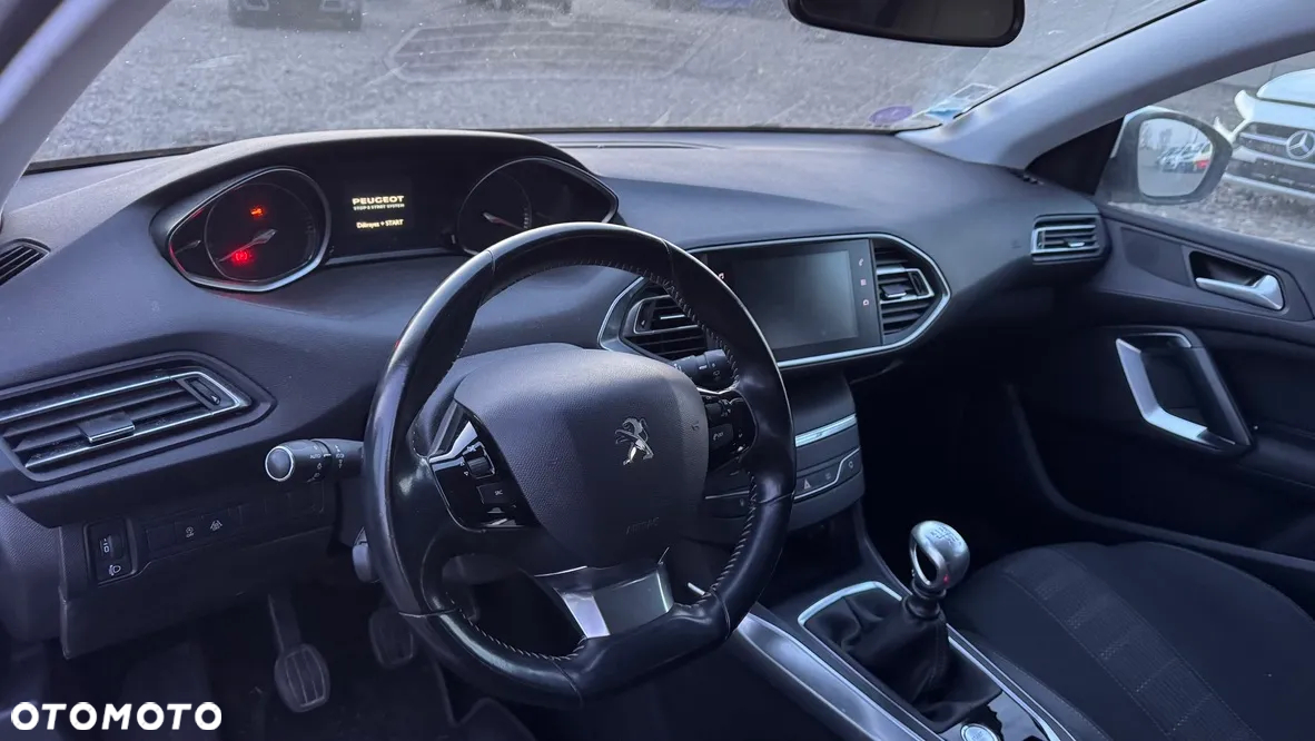 Peugeot 308 1.2 PureTech Allure S&S - 20