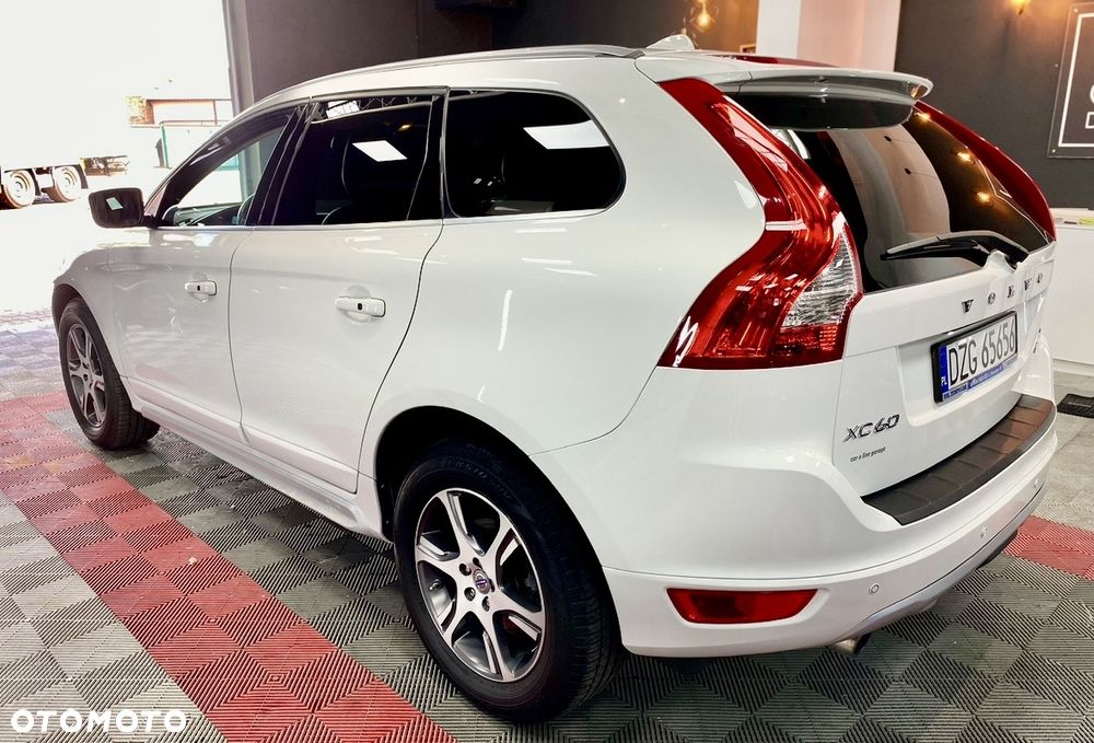 Volvo XC 60 T6 AWD Geartronic Momentum - 12