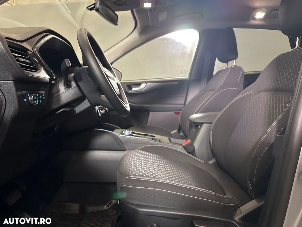 Ford Kuga - 24