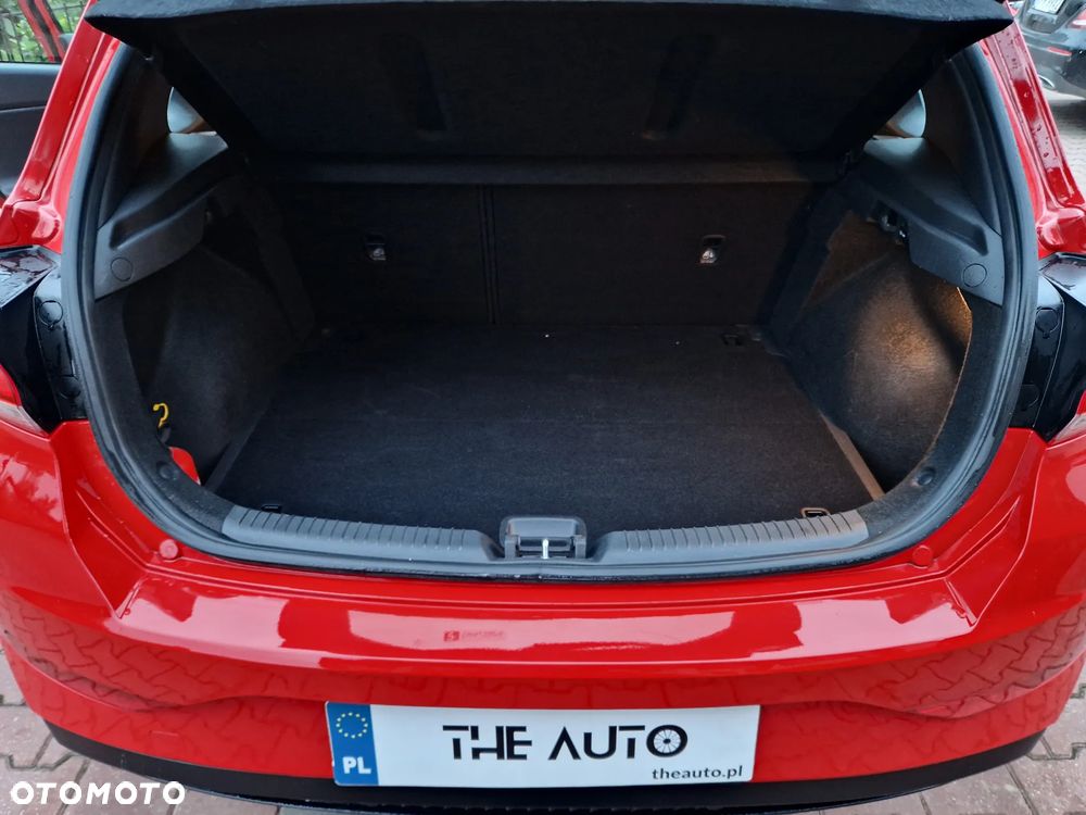 Hyundai i30 1.5 DPI Classic + - 13