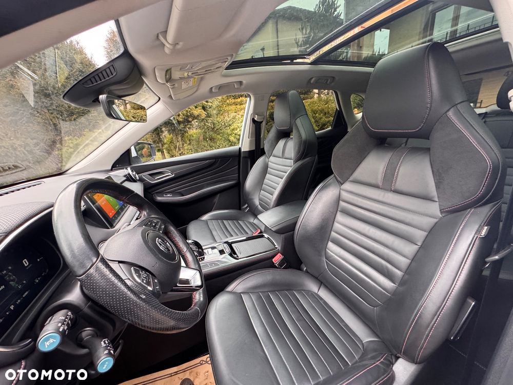 MG EHS Luxury - 28