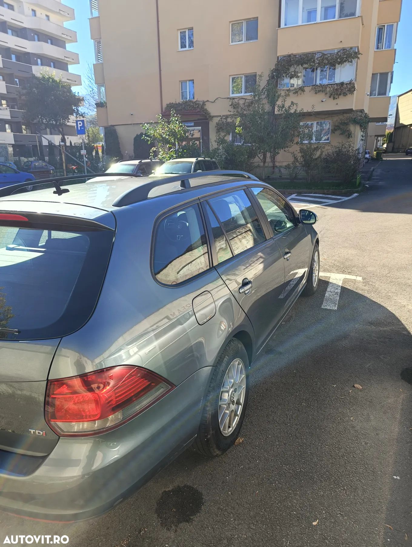 Volkswagen Golf 1.6 TDI DPF Comfortline - 1