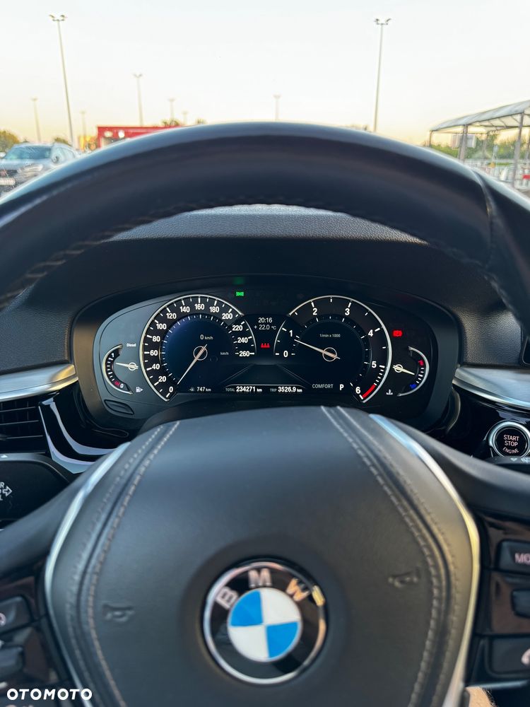 BMW Seria 5 520d Sport Line - 37