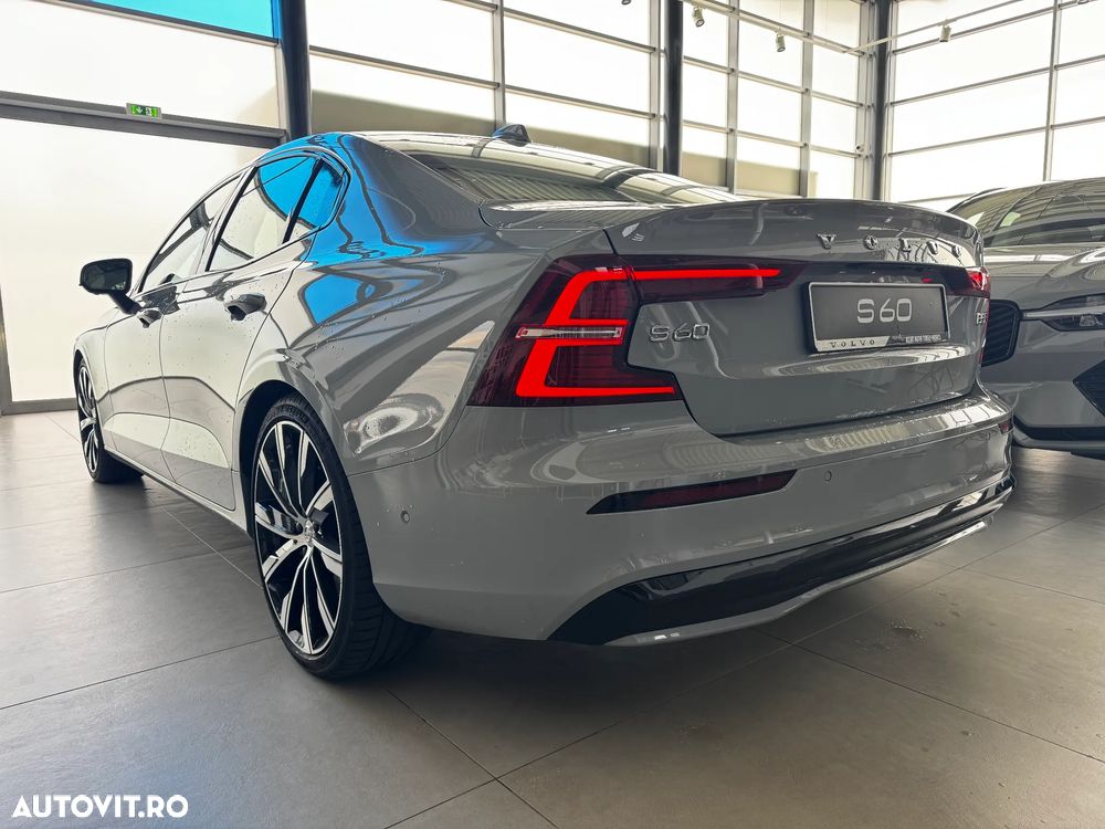 Volvo S60 B5 MHEV AT AWD Ultimate Dark - 7