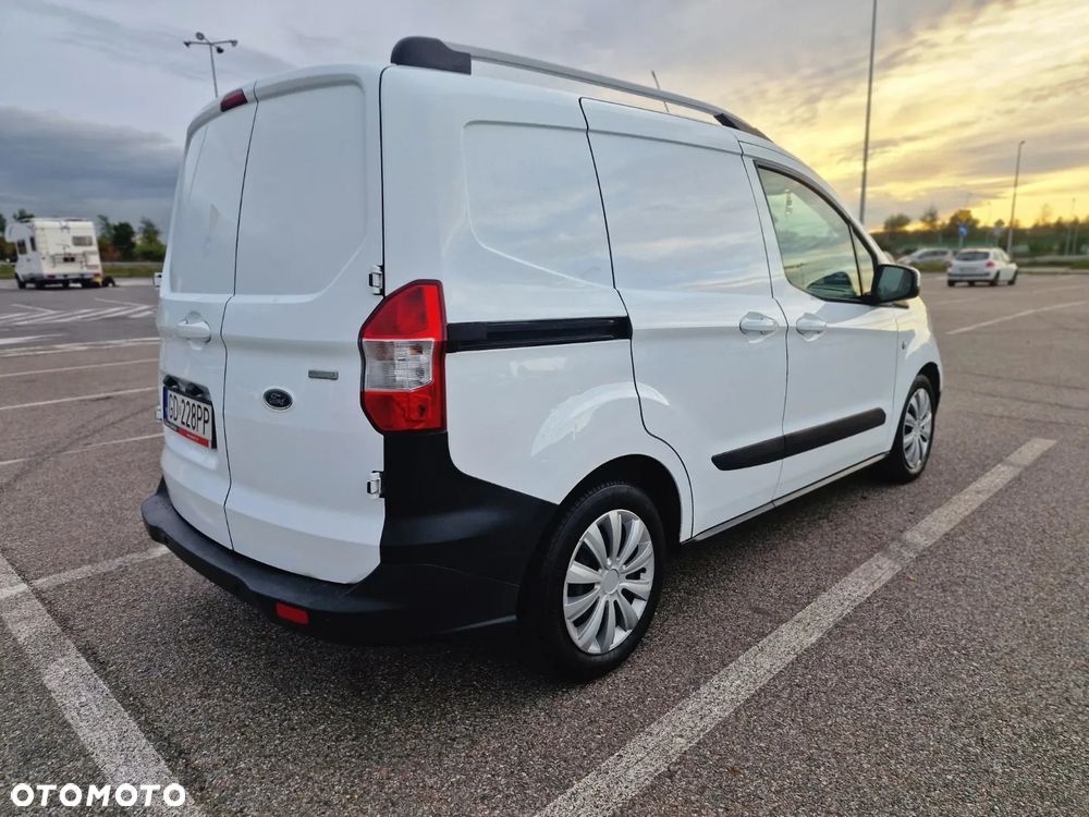 Ford Courier - 4