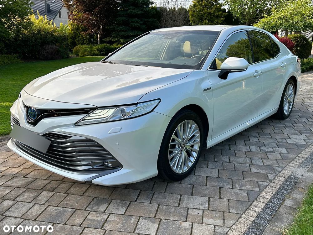 Toyota Camry 2.5 Hybrid Executive CVT - 1