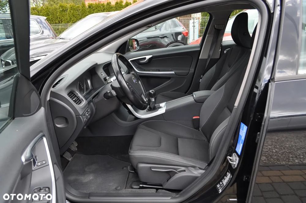 Volvo S60 T3 Kinetic - 14