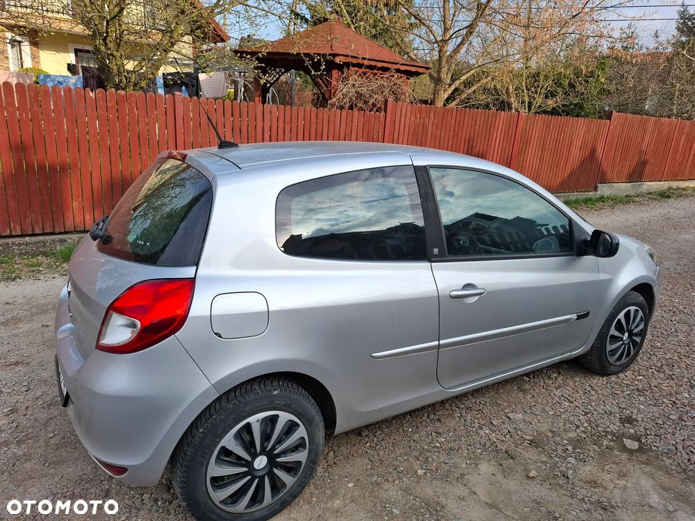 Renault Clio 1.5 dCi Dynamique - 8