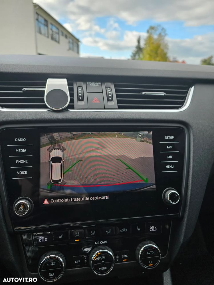 Skoda Octavia Combi Diesel 2.0 TDI 4X4 DSG Scout - 8