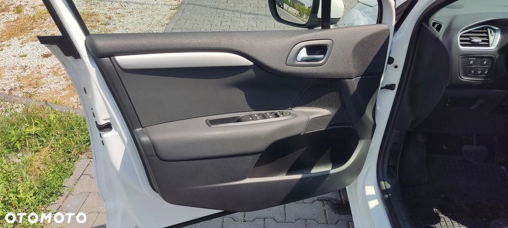 Citroën C4 BlueHDi 120 Stop&Start EAT6 Selection - 23