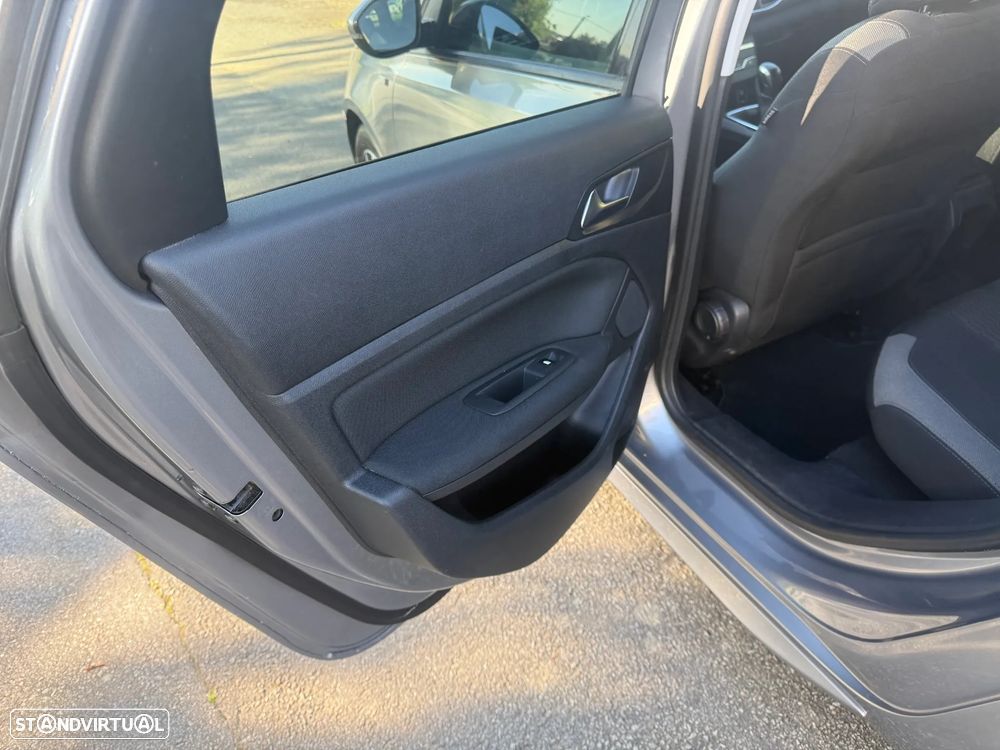 Peugeot 308 SW - 11