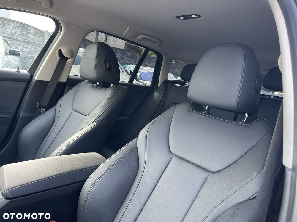 BMW Seria 3 318d - 13