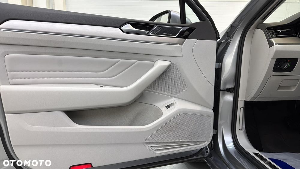 Volkswagen Passat Variant 2.0 TDI EVO Elegance DSG - 12
