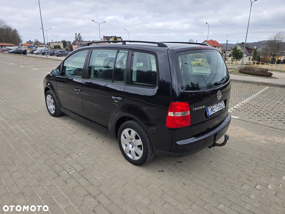 Volkswagen Touran - 3