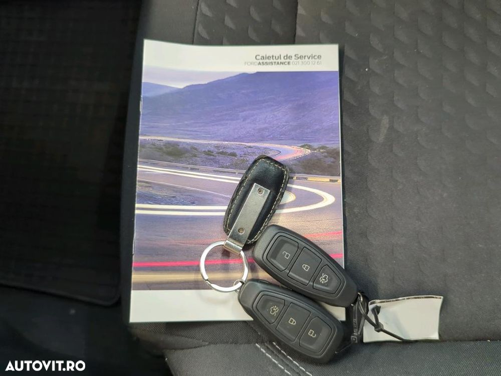 Ford Fiesta 1.0 EcoBoost 7DCT mHEV Titanium - 8