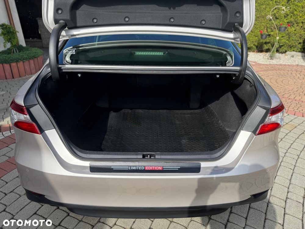 Toyota Camry 2.5 Hybrid Comfort CVT - 8