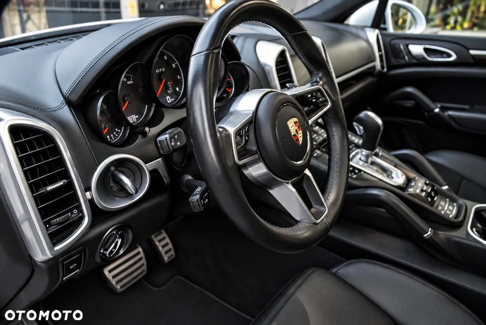 Porsche Cayenne - 10