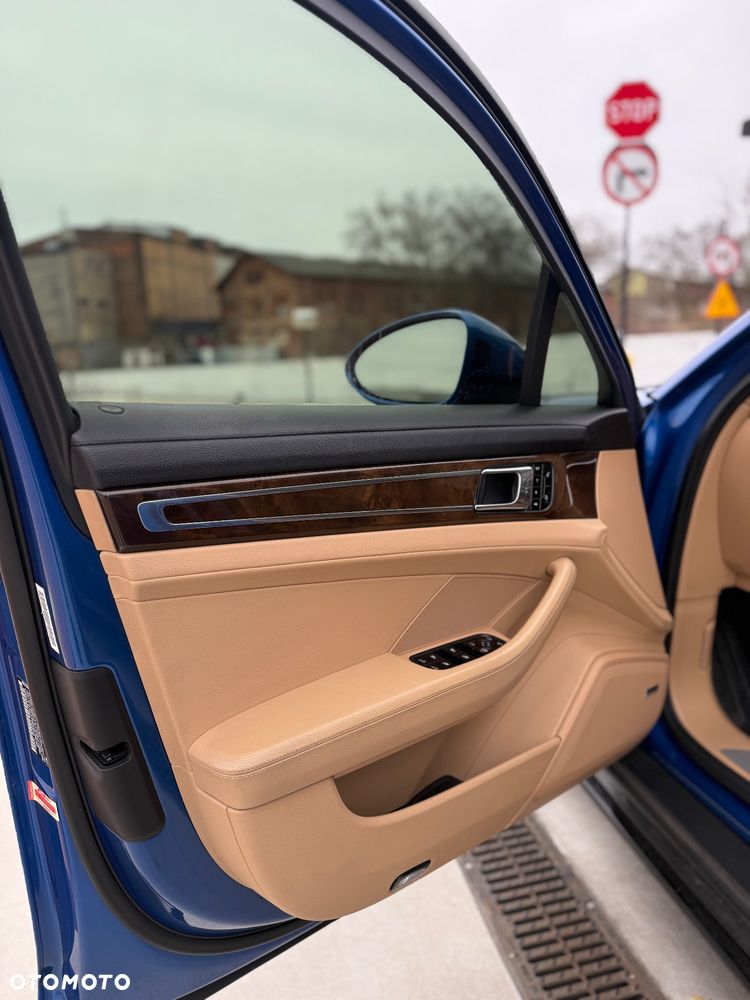 Porsche Panamera 4 Executive - 25