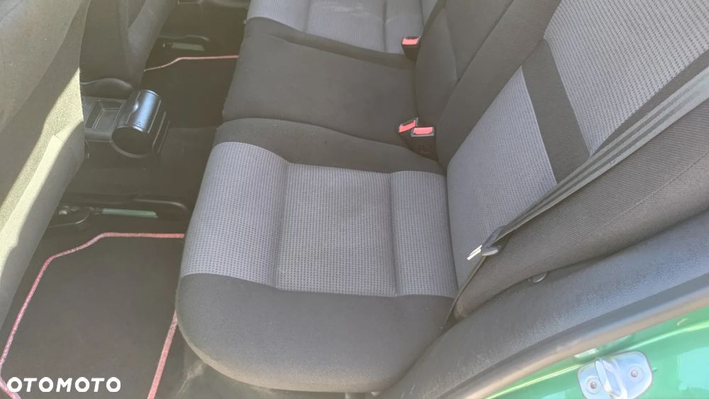 Volkswagen Golf - 12