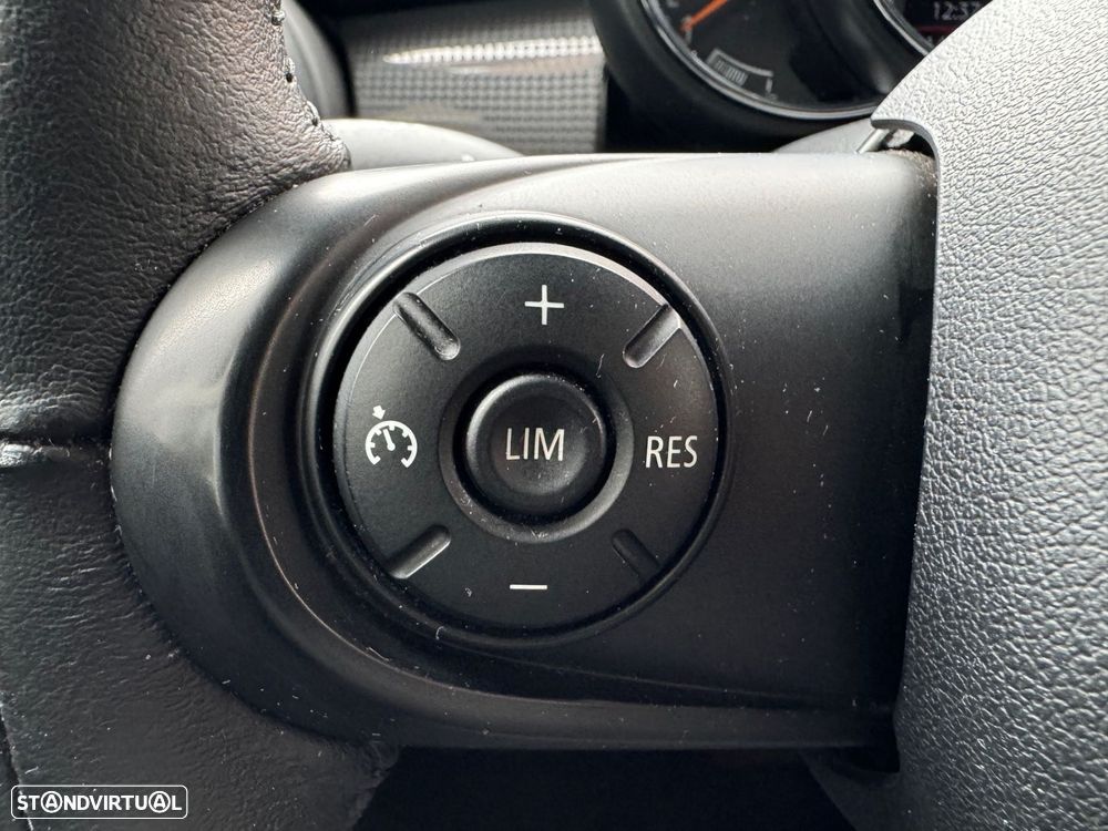 MINI 3 Portas Cooper D - 26