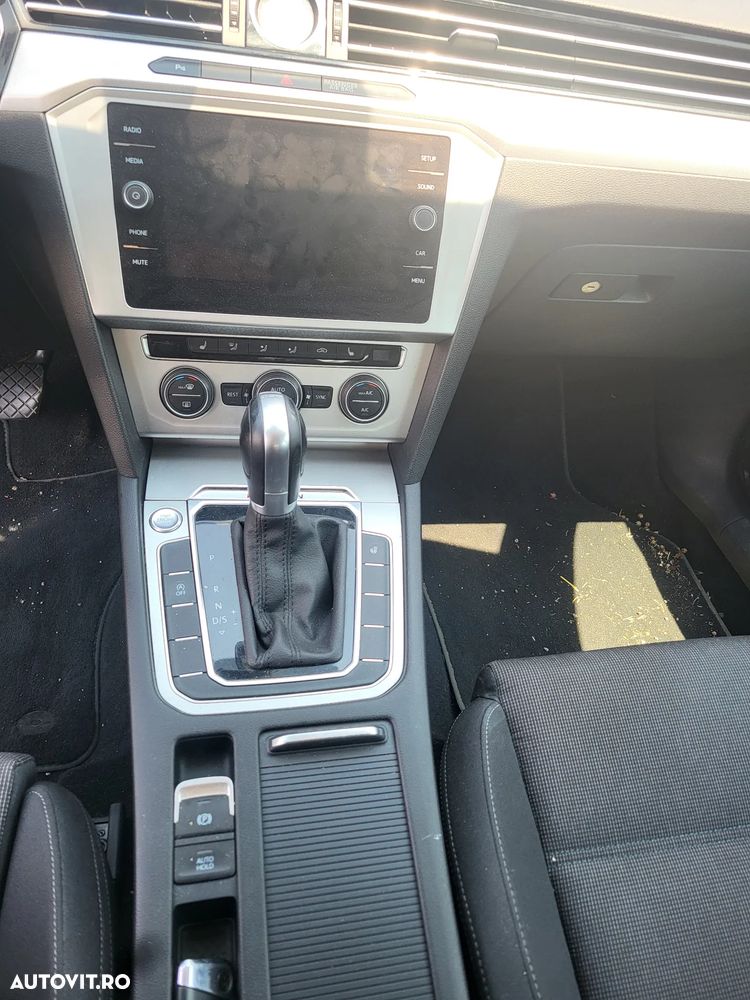 Volkswagen Passat 2.0 TDI DSG 4Motion Comfortline - 12