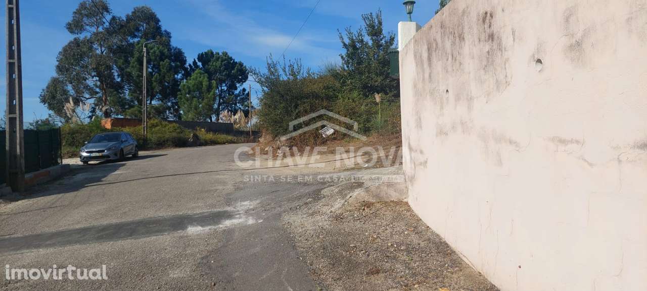 Terreno Urbano com Projeto Aprovado para 2 Moradias - Grande imagem: 3/10