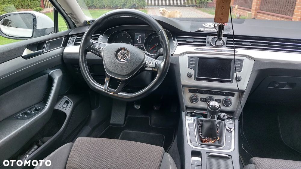 Volkswagen Passat - 10