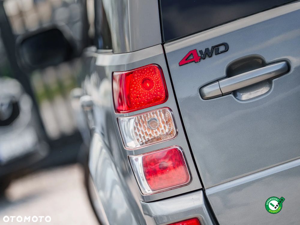 Suzuki Grand Vitara 2.0 Comfort + Family - 10