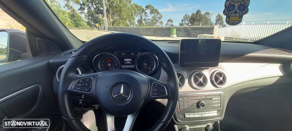 Mercedes-Benz CLA 180 d - 12