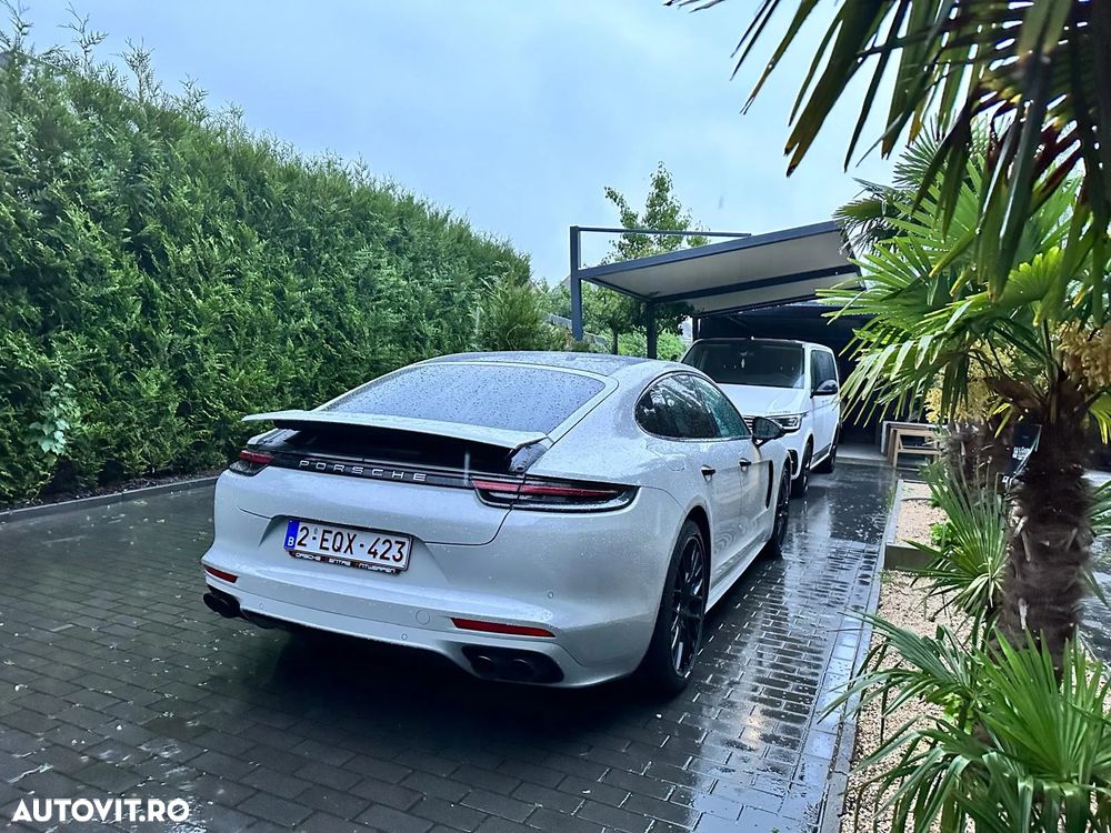 Porsche Panamera - 3