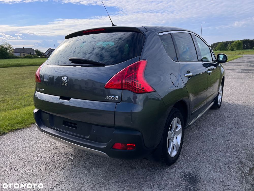 Peugeot 3008 2.0 HDi Premium - 8