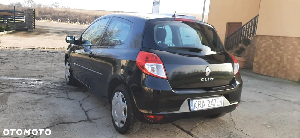 Renault Clio - 15