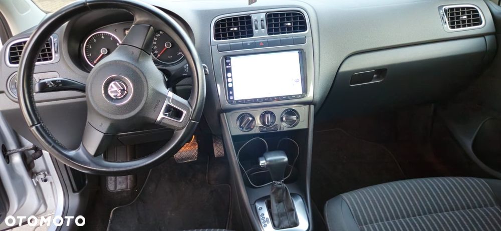Volkswagen Polo 1.4 16V Comfortline DSG - 8