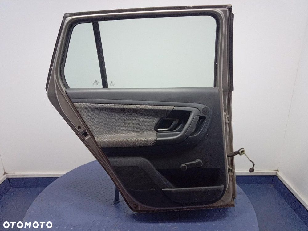 SKODA FABIA II 5J LIFT 10- KOMBI DRZWI TYŁ LEWE LF8H - 10