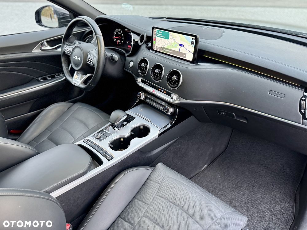 Kia Stinger - 16