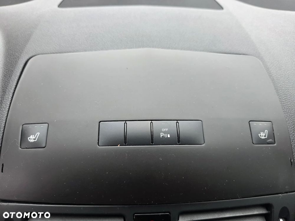 Mercedes-Benz Klasa C 220 CDI DPF Automatik Elegance - 30