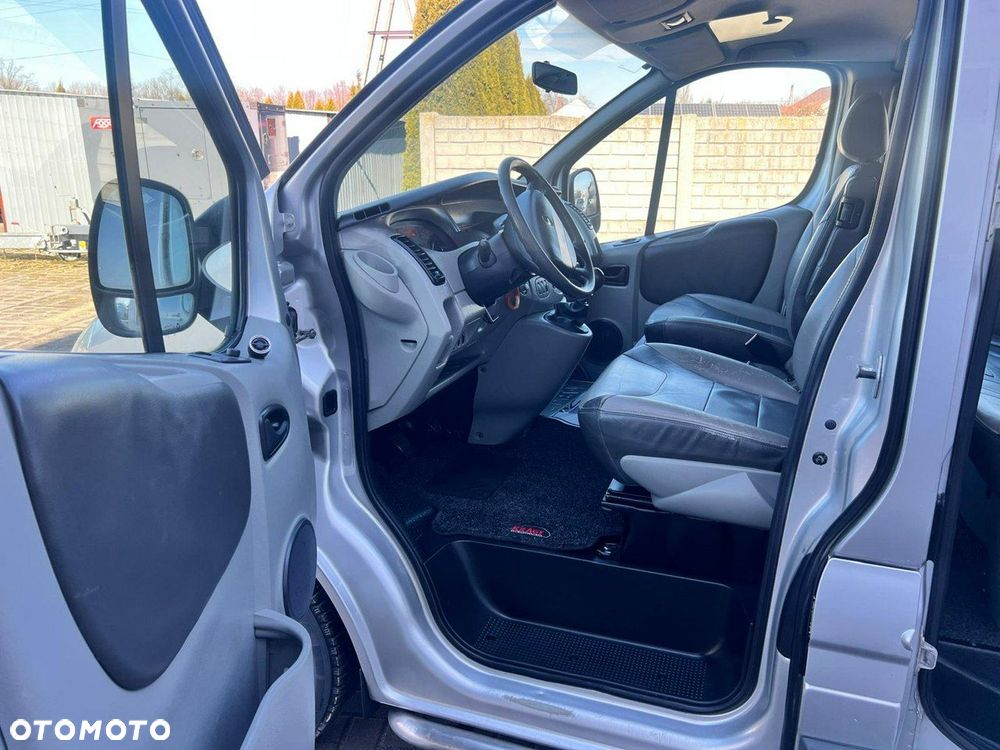 Renault Trafic - 23
