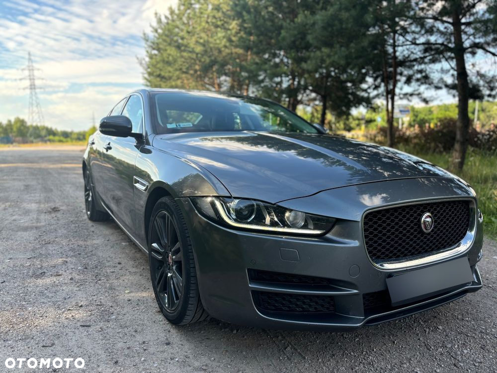 Jaguar XE 2.0 D Prestige - 2