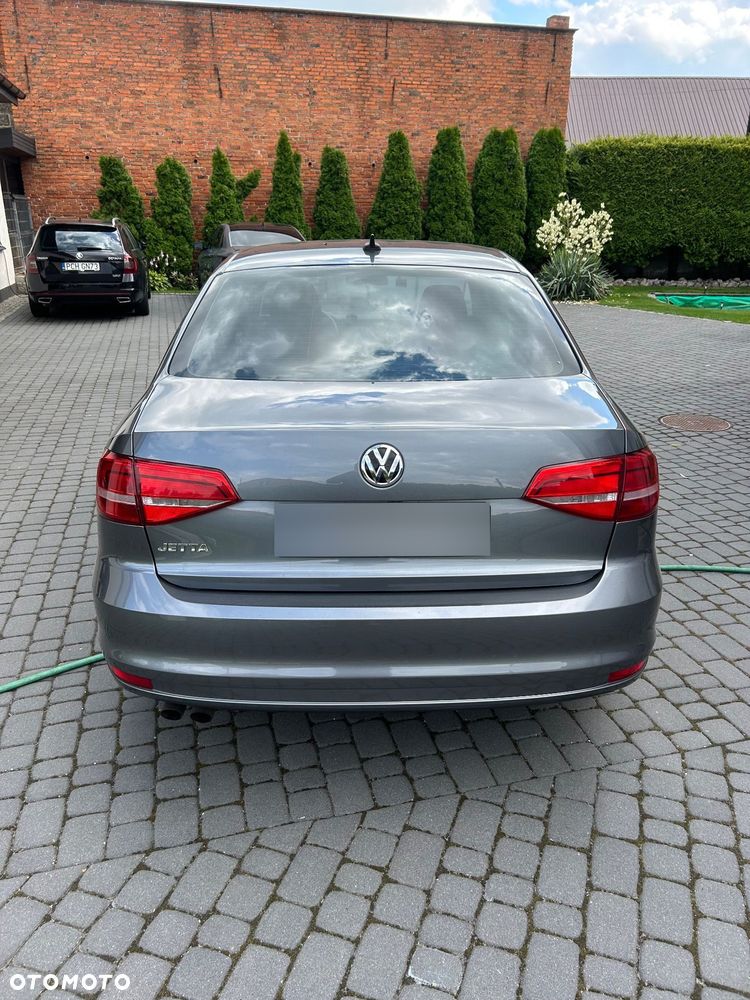 Volkswagen Jetta - 5