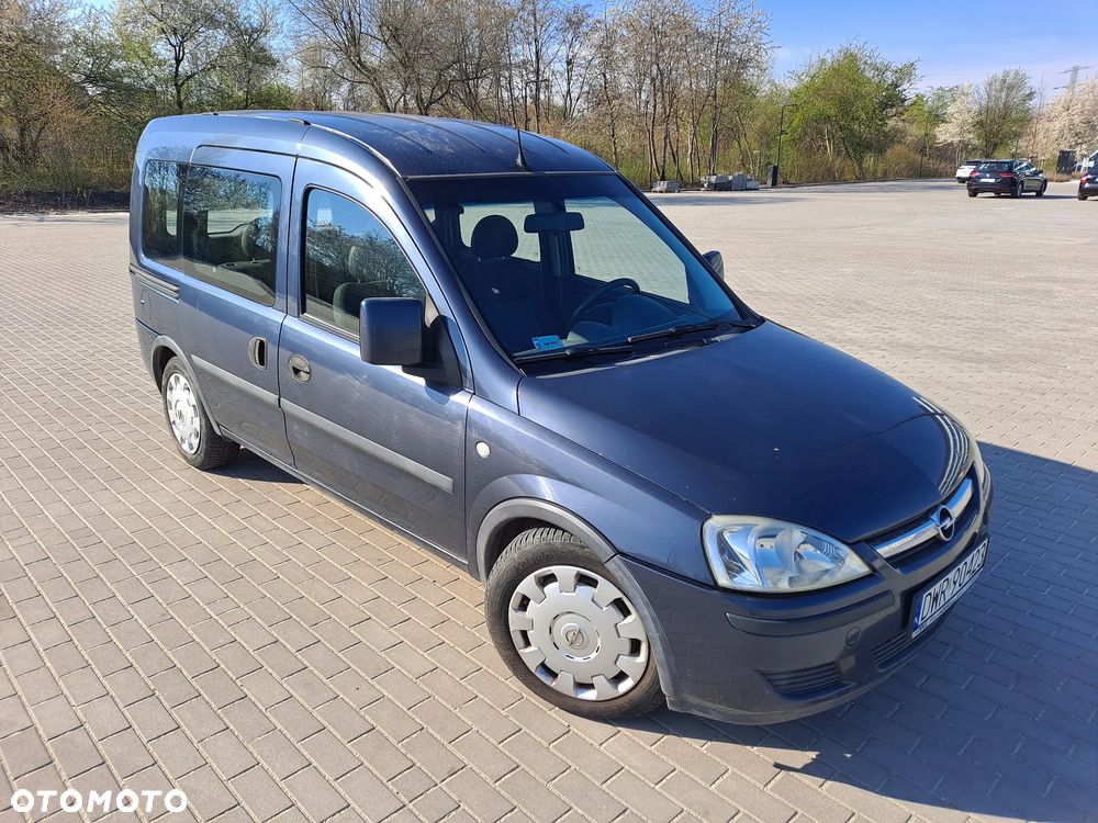 Opel Combo Tour - 2